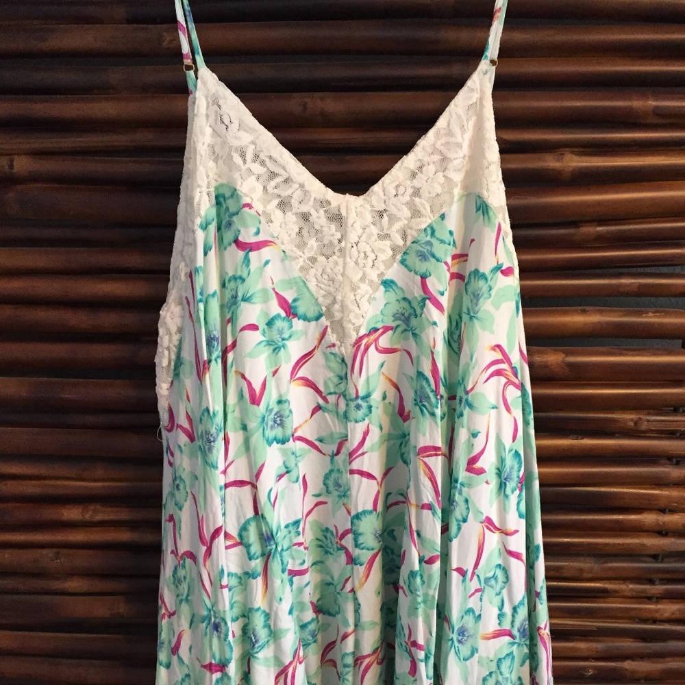 LF Dress - Picture 2 of 2